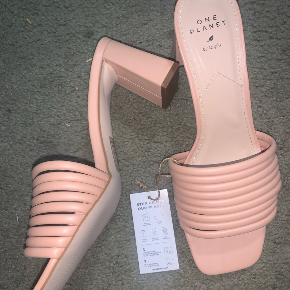 Size 8.5 Wedge Heels